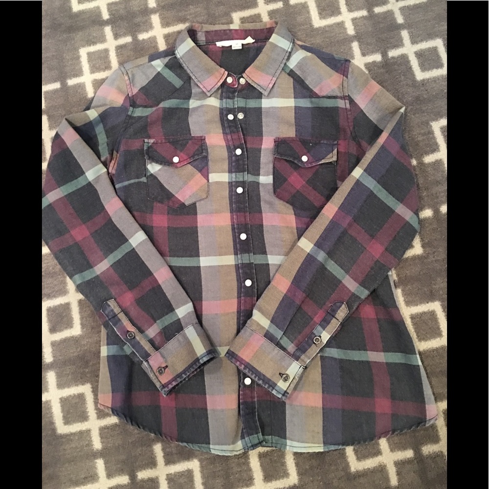 Love Stich Plaid shirt with snap closure